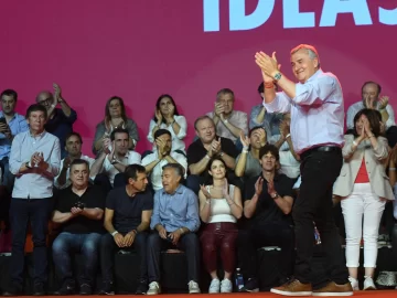 Dura embestida radical contra Macri