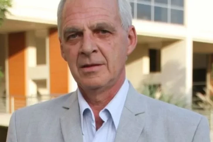 García eliminó dos secretarías en Rawson