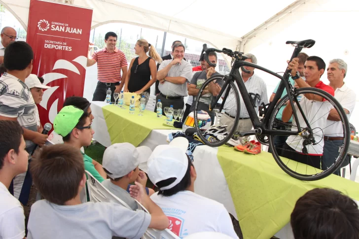 Con charlas de especialistas, salieron a cazar talentos para formar deportistas