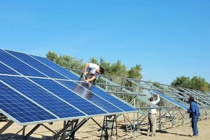 Crece poco el número de usuarios que inyectan energía solar a la red