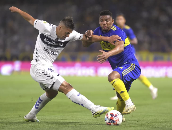 Muy lejos de un buen homenaje Muy lejos de un buen homenaje