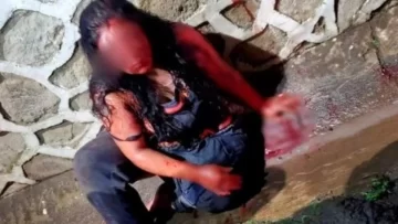 Mujer decapitó a su esposo, se fue a “pasear” con la cabeza y vecinos casi la linchan Mujer decapitó a su esposo, se fue a “pasear” con la cabeza y vecinos casi la linchan
