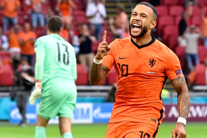 Países Bajos venció sin problemas a Austria y se aseguró un lugar en los octavos de final