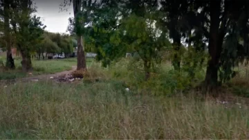 Hallan a un remisero estrangulado y con golpes en la cabeza en un descampado Hallan a un remisero estrangulado y con golpes en la cabeza en un descampado