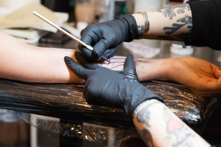 Hadpoke tattoo, la técnica que vuelve los orígenes