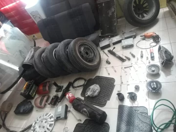 Buscan a una banda que roba, desguaza y quema autos en San Juan Buscan a una banda que roba, desguaza y quema autos en San Juan