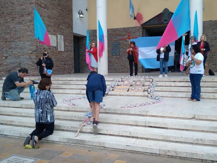 Un pequeño grupo de feligreses rezó por el Día del Niño por Nacer Un pequeño grupo de feligreses rezó por el Día del Niño por Nacer