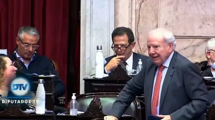 Un diputado llegó tarde a la votación por ver a River Un diputado llegó tarde a la votación por ver a River