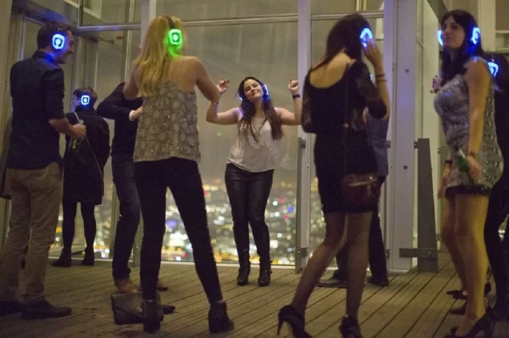 Francia extiende el cierre de discotecas tras marcar récord europeo de casos de coronavirus Francia extiende el cierre de discotecas tras marcar récord europeo de casos de coronavirus