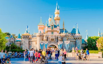 Dieron a conocer por qué no hay espejos en los baños de Disney Dieron a conocer por qué no hay espejos en los baños de Disney