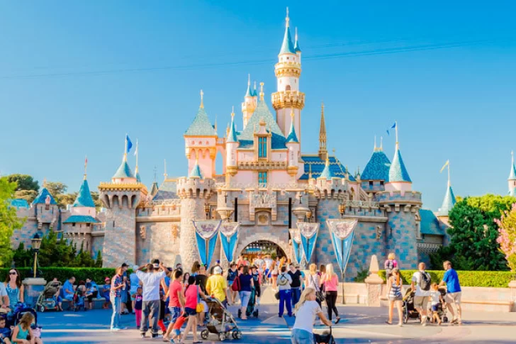 Disneyland París se convertirá en un centro de vacunación contra el Covid 19