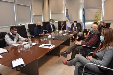 Gremios pidieron adelantar el 7% de un tramo y Gobierno dará una respuesta este jueves Gremios pidieron adelantar el 7% de un tramo y Gobierno dará una respuesta este jueves