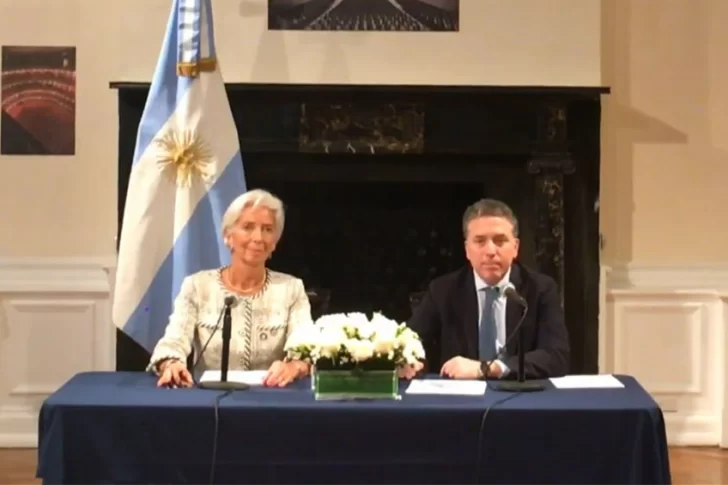 Dujovne: “Ante la volatilidad, se decidió reemplazar metas de inflación”