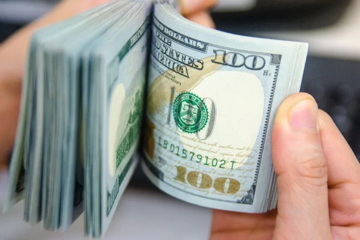 El dólar blue volvió a caer y ya acumula una baja de $130 en cuatro días