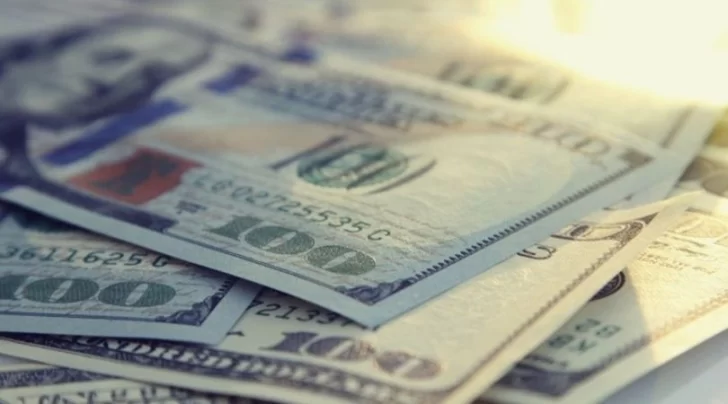 El dólar trepó 26 centavos y cerró este martes a $42,52