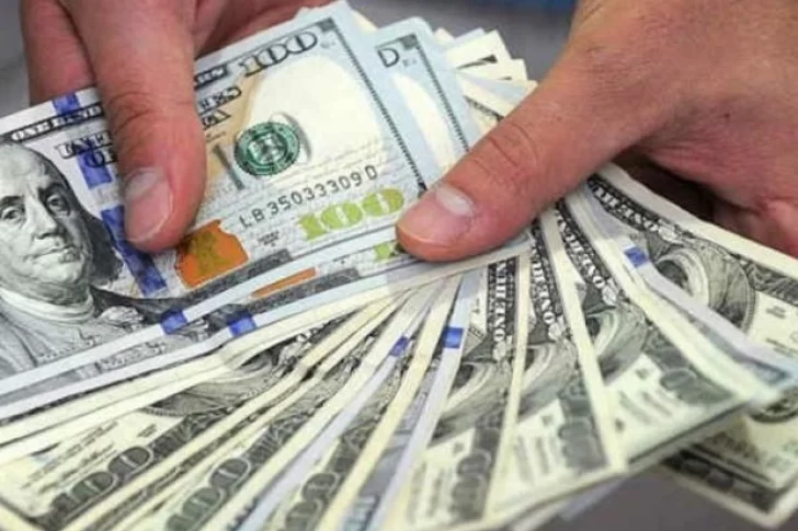 El “dólar solidario” retrocedió dos centavos a $81,87 este jueves