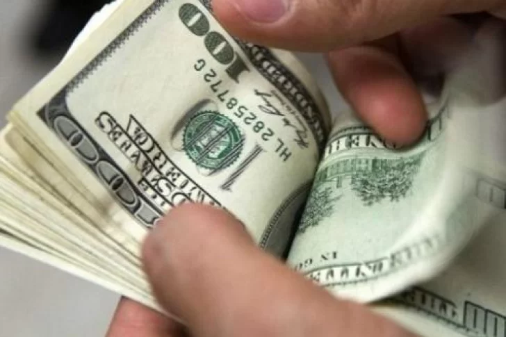 El dólar bajó 14 centavos en la semana y cerró este viernes a $39,02