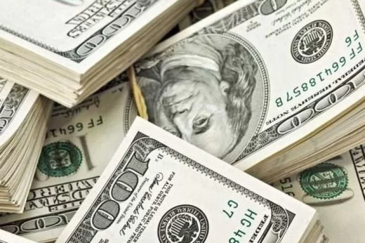 El dólar “turista” se disparó más de $1 en la semana