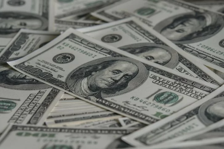 El dólar blue saltó $20, en CABA cotizó a $773 y en San Juan se negoció a $800