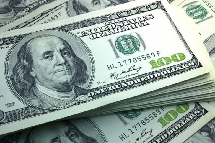 El dólar blue trepó 13 pesos, se ubicó en $730 y en San Juan se negoció a $755