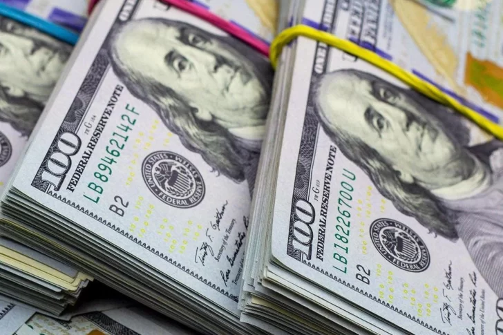 Luego de los cambios en Economía, el dólar blue cae $3 y se ubica en $311