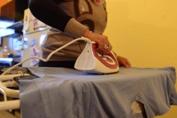 Aumentan los aportes para el personal doméstico: la nueva escala