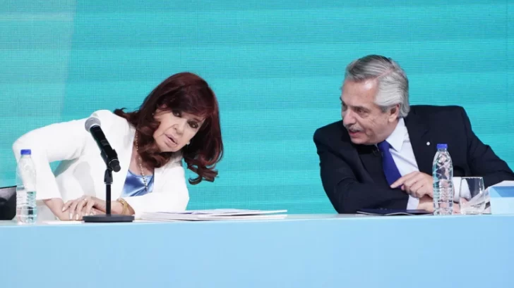 De Cristina a Alberto: “Usá la lapicera con los que tienen que darle cosas al país” De Cristina a Alberto: “Usá la lapicera con los que tienen que darle cosas al país”