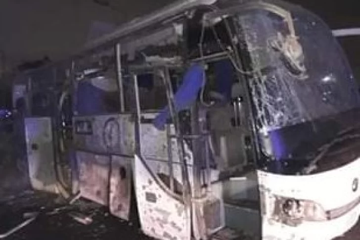 Explotó un bus turístico cerca de la pirámide de Giza y hay múltiples víctimas