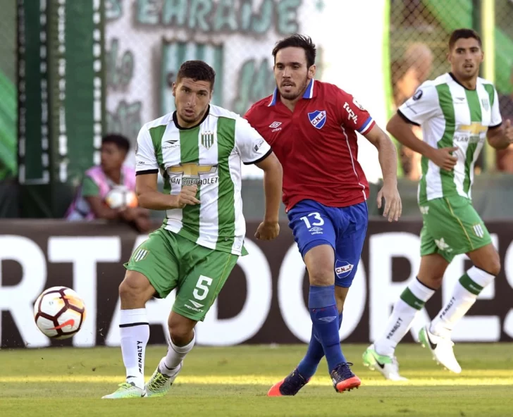 Banfield empató con Nacional en la ida de la tercera fase