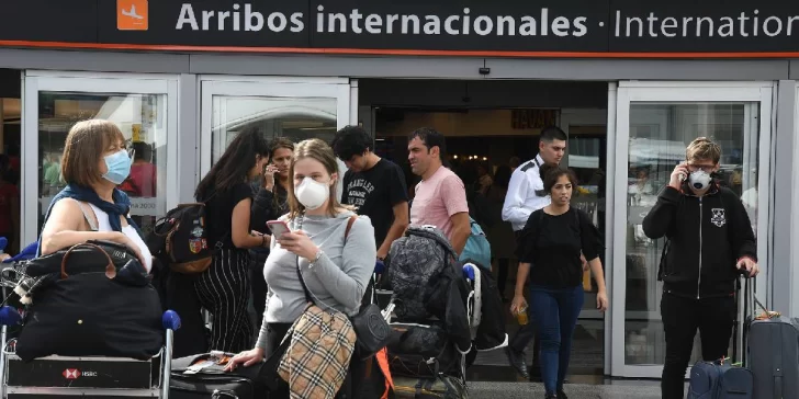 Volvió de Brasil, no se aisló y contagió a 8 personas con la cepa de Manaos Volvió de Brasil, no se aisló y contagió a 8 personas con la cepa de Manaos