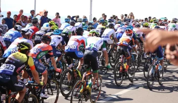 Gran trepada de Alaphilippe para imponerse en Punta Negra Gran trepada de Alaphilippe para imponerse en Punta Negra