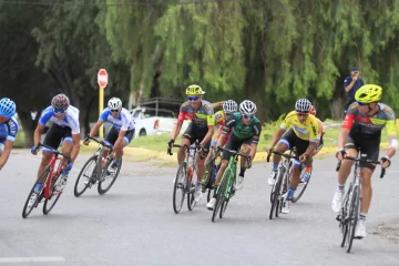 Maximiliano Navarrete ganó la segunda meta sprinter y lidera Maximiliano Navarrete ganó la segunda meta sprinter y lidera