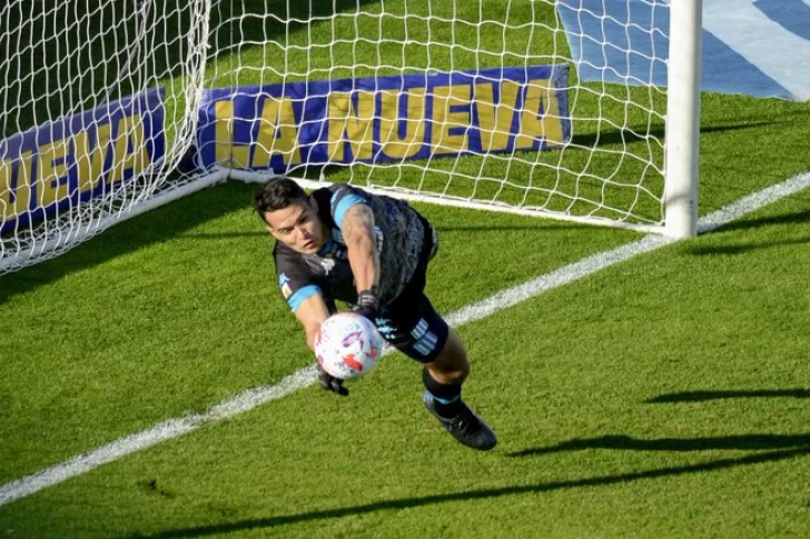 Gómez, arquero de Racing: “A mis compañeros les dije que íbamos a pasar por penales”