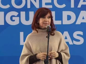 CFK llamó a la oposición para resolver la deuda: “La sociedad no nos lo va a perdonar” CFK llamó a la oposición para resolver la deuda: “La sociedad no nos lo va a perdonar”