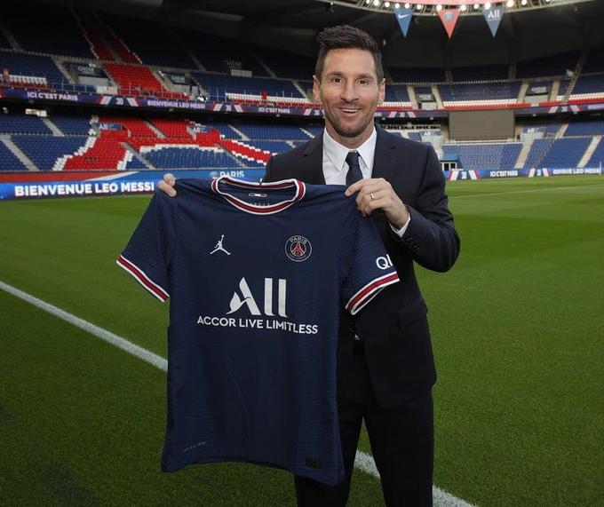 En el Parque de los Príncipes, Messi lució por primera vez la camiseta del PSG En el Parque de los Príncipes, Messi lució por primera vez la camiseta del PSG