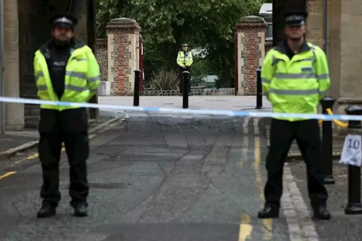 Ataque terrorista en Inglaterra: asesinaron a puñaladas a tres personas