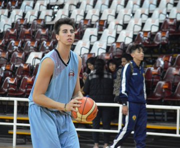 Hierrezuelo dio un salto de calidad y jugará en la máxima categoría del básquet español Hierrezuelo dio un salto de calidad y jugará en la máxima categoría del básquet español