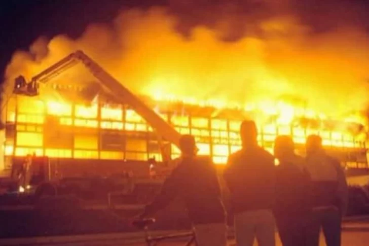 Se incendió el histórico casino de Necochea
