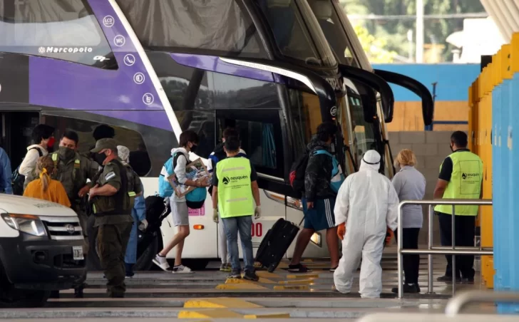 Más de 100 alumnos de San Luis quedaron aislados tras volver de su viaje de egresados de Carlos Paz