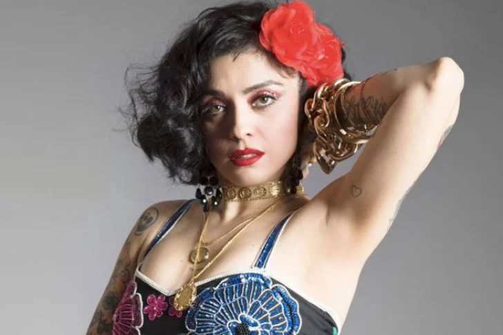Mon Laferte considera que “los géneros son obsoletos” y se mete con el mariachi