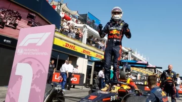 Verstappen ganó en Francia con los Mercedes como escoltas