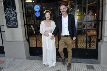 Camila Salazar se casó y compartió la celebración con su hermana Luciana y Palito Ortega Camila Salazar se casó y compartió la celebración con su hermana Luciana y Palito Ortega