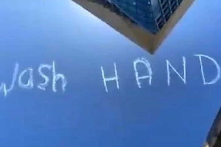 Un piloto escribió en el cielo: “laven sus manos”, en medio de la pandemia de coronavirus