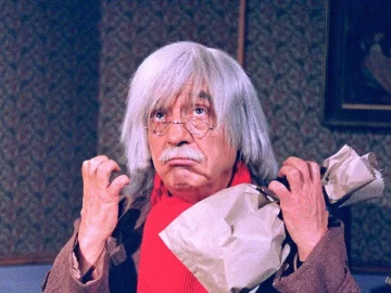 [VIDEO] Las redes acusan al personaje del Doctor Chapatín de alentar la pedofilia