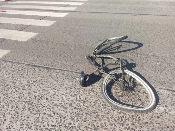 Terminó con el cráneo hundido luego de una brutal caída en bicicleta