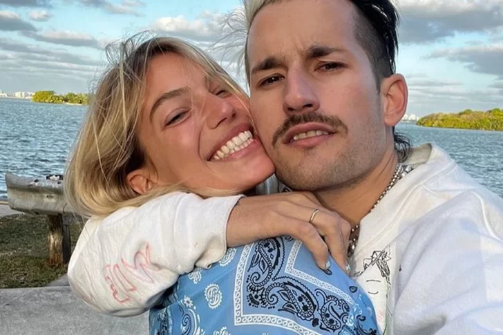 Ricky Montaner comparó el aliento de Stefi Roitma con su abuela y estallaron los memes Ricky Montaner comparó el aliento de Stefi Roitma con su abuela y estallaron los memes