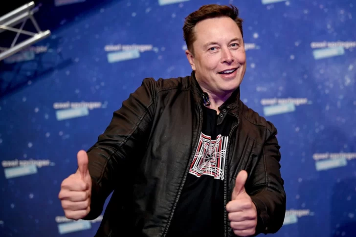 Elon Musk quiere hacer publicidad en el espacio y propone que le paguen con criptomonedas