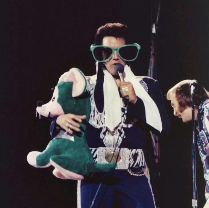 Subastarán colección de joyas de Elvis Presley