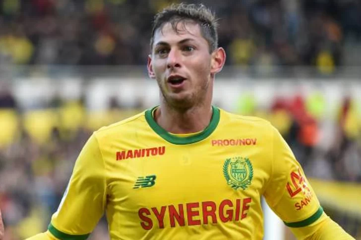 El último audio que envió el piloto que trasladaba a Sala: “Este avión tiene que volver al hangar”