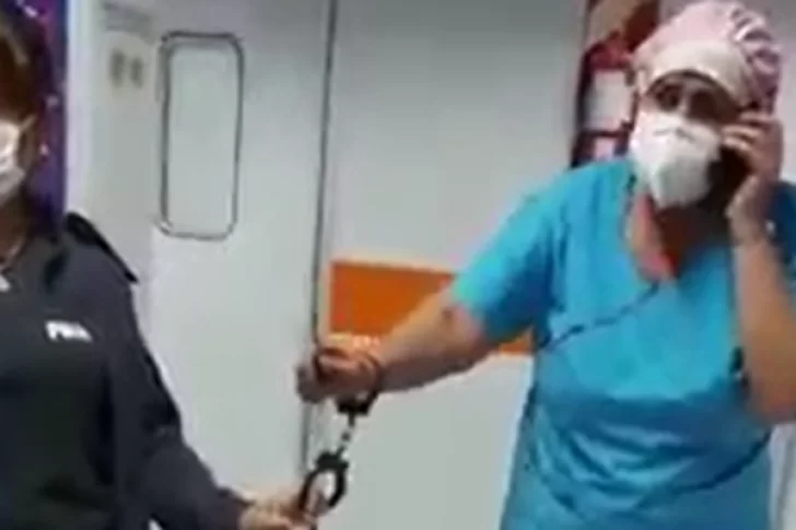 La enfermera arrestada en Longchamps: “Prioricé la vida y me pusieron las esposas”